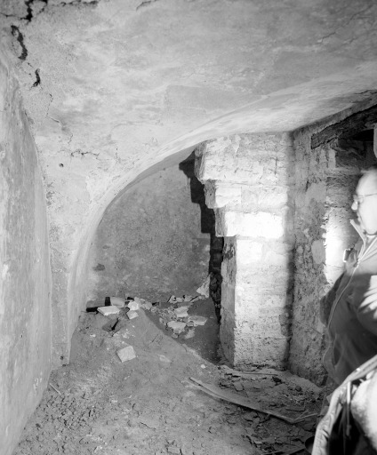 Vestiges de voûtes d'arêtes dans le sous-sol.