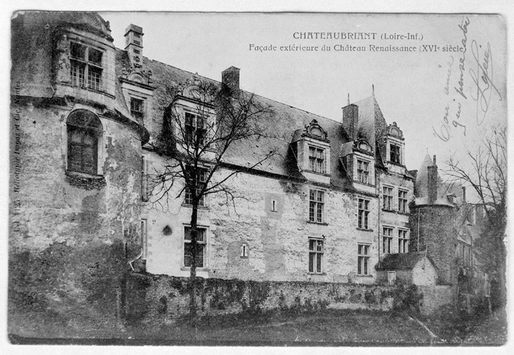 'Façade extérieure du château Renaissance'.