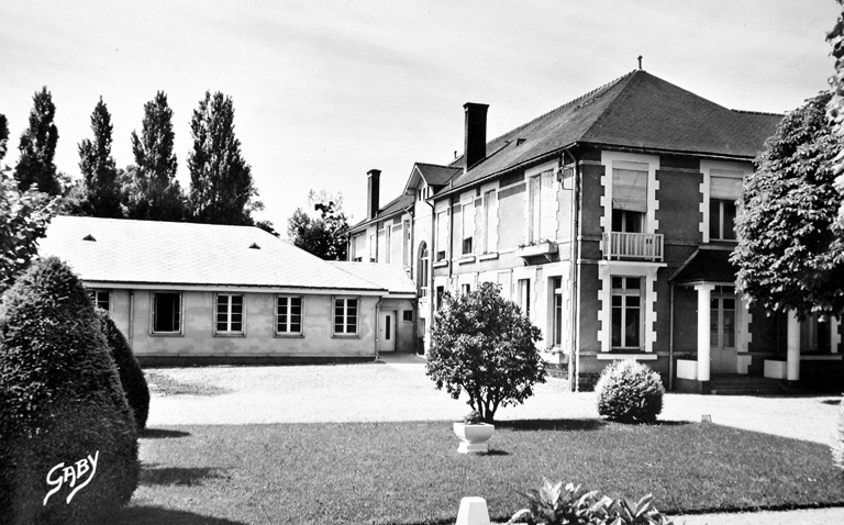 Elévations antérieure et droite du pavillon Saint-Miche.