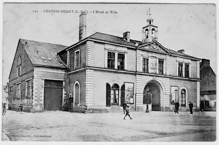 Elévations gauche et antérieure.