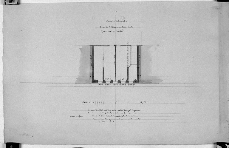 Plan de l'attique à construire sur la façade côté de l'entrée.