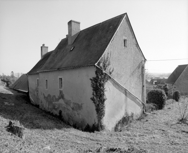 Elévations postérieure et gauche du logis de l'ancien prieuré.