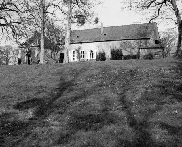 Chapelle et communs depuis l'ouest.