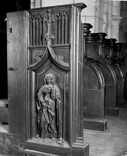2ème ensemble, sainte mirophore sur la jouée droite.