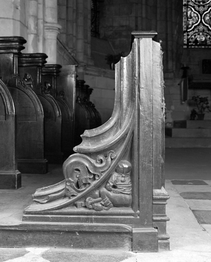 2ème ensemble, décor du prie-Dieu à droite.