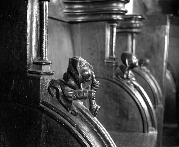 2ème ensemble, décor d'un appuie-main.