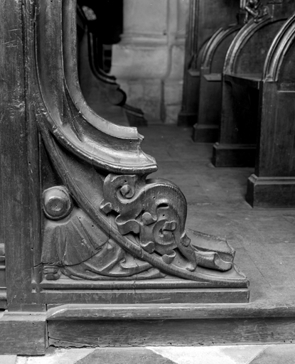 2ème ensemble, décor du prie-Dieu à gauche.