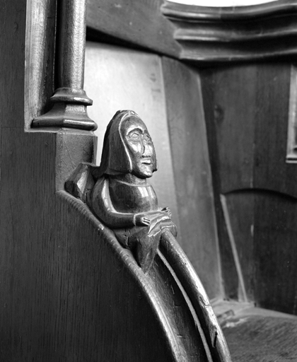 3ème ensemble, appuie-main à gauche.