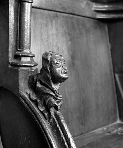 5ème ensemble, appuie-main au centre.