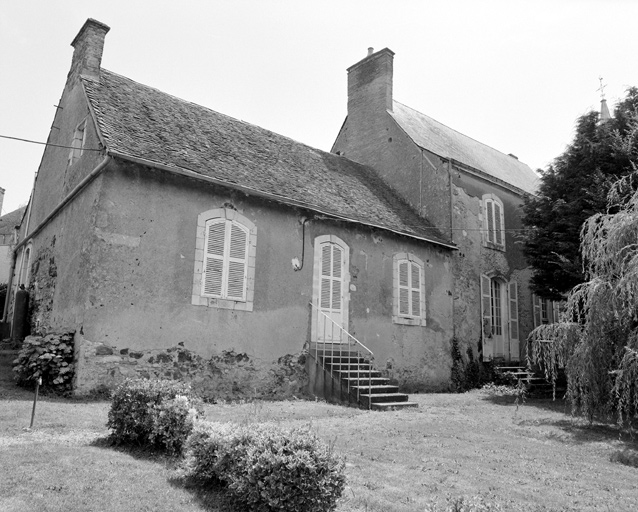 Elévations droite et postérieure du logis.