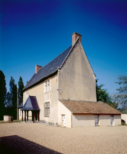 Elévations antérieure et droite du logis.