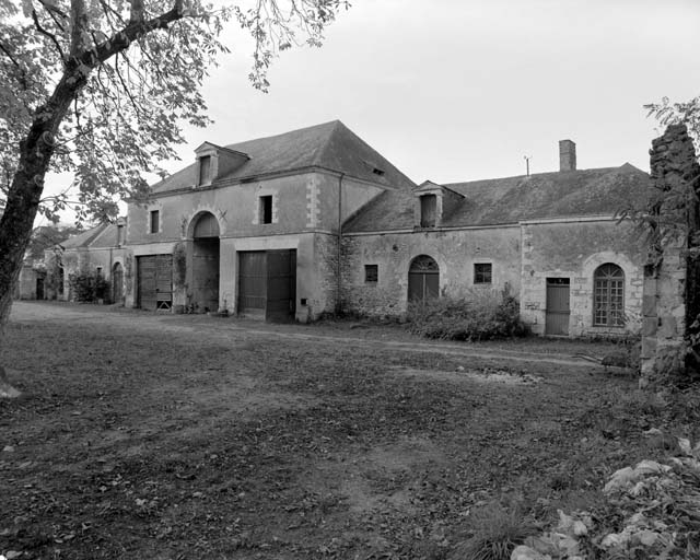 Dépendances au nord du logis.