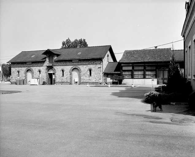 Elévation droite de la bergerie-porcherie.