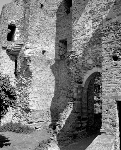 Châtelet de la cour, élévation nord, partie inférieure.