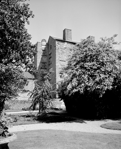 Elévation occidentale du châtelet de la basse-cour, dit 'pavillon des champs'.