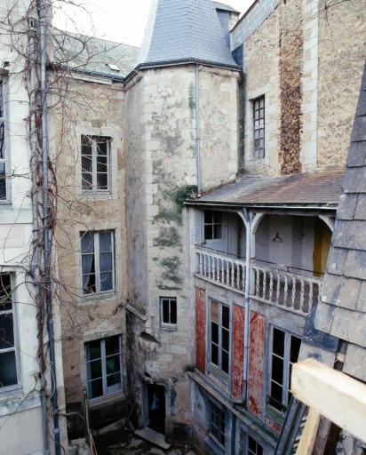 Elévations postérieure du premier corps et de la tourelle d'escalier.