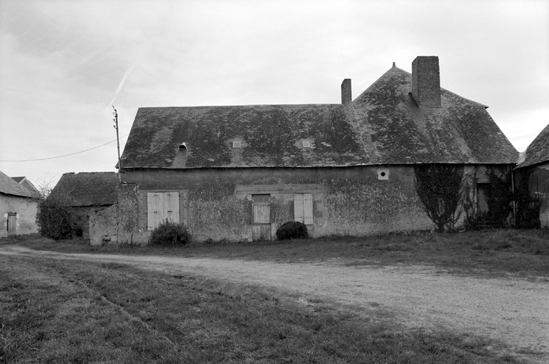 Face orientale du logis et du logement.