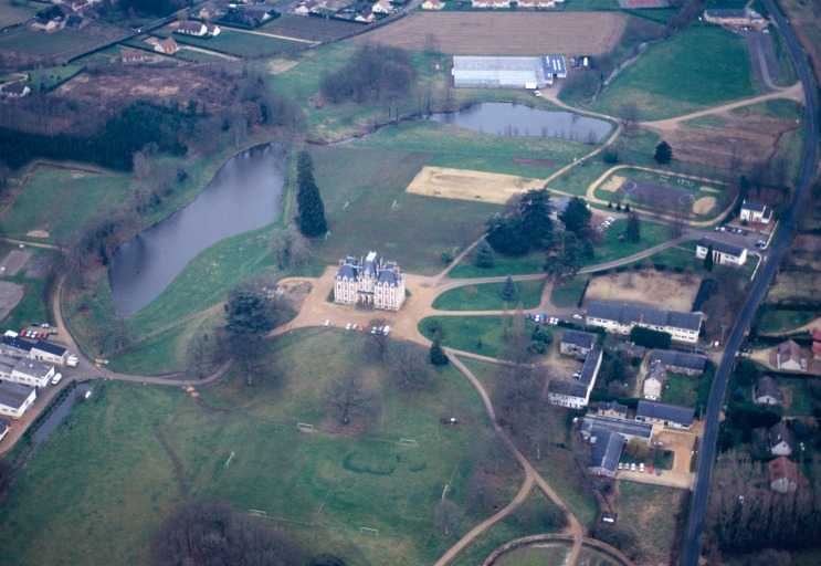 Vue aérienne depuis le sud.