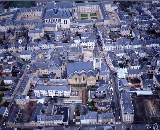 Vue aérienne depuis le sud.