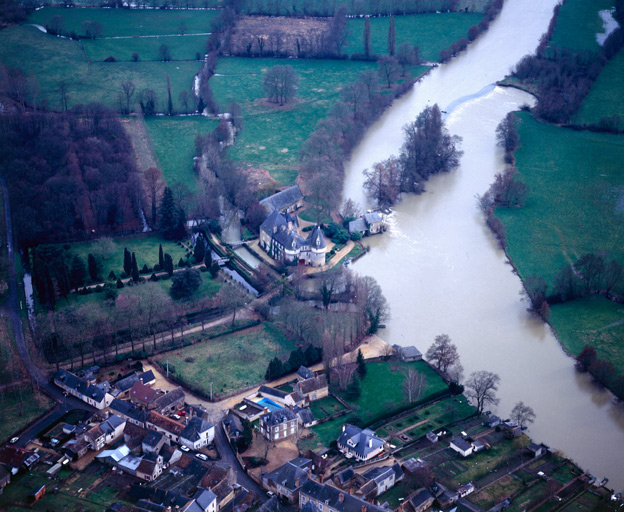 Vue aérienne depuis le nord-ouest.