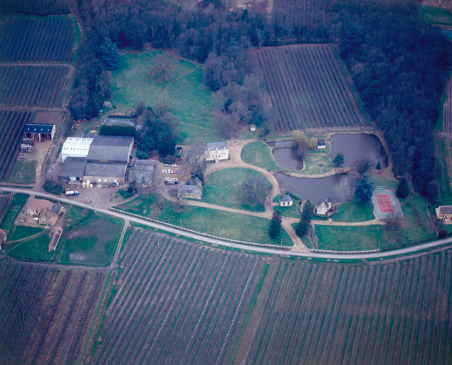 Vue aérienne depuis le sud.