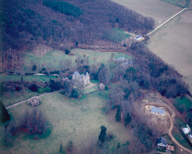 Vue aérienne depuis le sud-ouest.