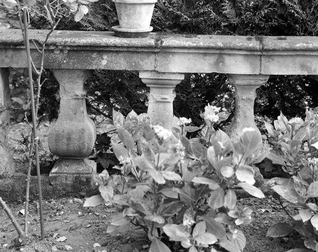 Balustrade de la terrasse aménagée sur le rempart, détail.