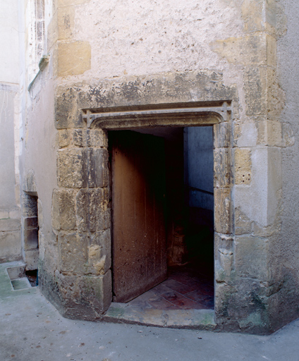 Porte de la tourelle.