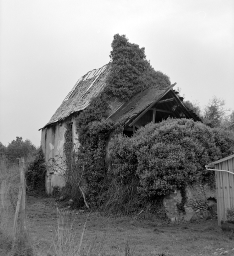Elévations droite et postérieure du logis.