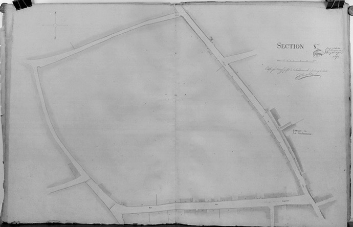 'Plan d'alignement de la ville de Fontenay-le-Comte, terminé en février 1826 sous l'administration de Mr de Vassé, Maire, par le Sr R.Gosse, conducteur des Ponts et Chaussées'. Section 8ème au 1/500e.