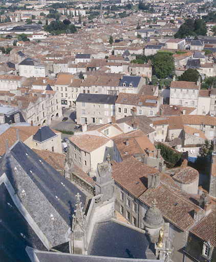 Vue prise du haut de Notre-Dame en direction du sud-est.