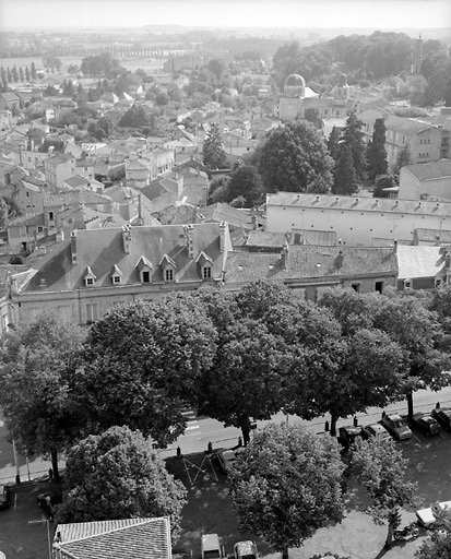 Vue prise du haut de Notre-Dame en direction du sud-ouest.