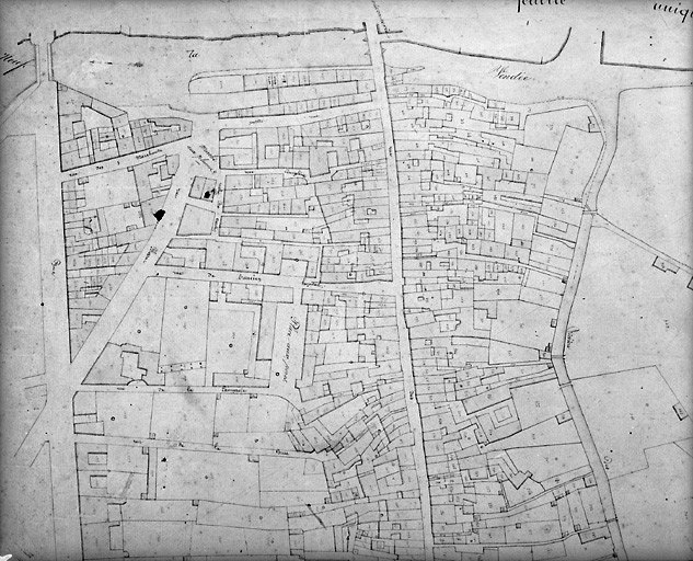 'Plan cadastral parcellaire de la Commune de Fontenay', 1843. Détail de la section C de Saint-Jean, feuille n°2 au 1/1000e. (Versé par le Service du Cadastre aux AD Vendée).