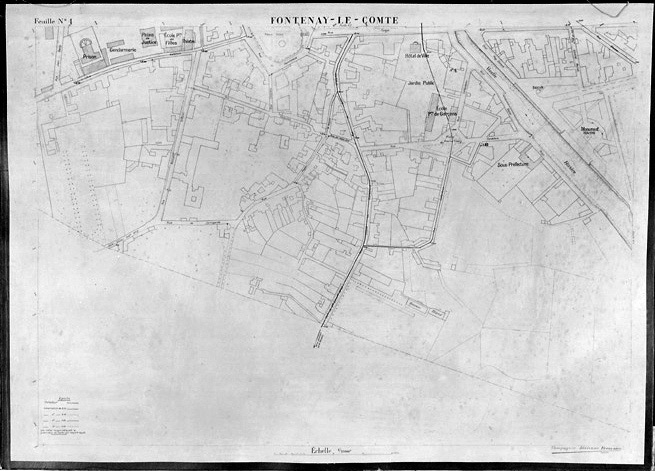 'Plan de la ville de Fontenay-le-Comte' dressé au 1/1000e par la Compagnie Aérienne Française, non daté : [1926], feuille n° 4.