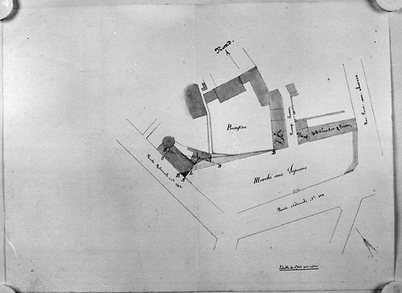 Immeubles à l'angle de l'actuelle rue Tiraqueau et de l'actuelle place du Marché aux Herbes : plan d'alignement au 1/500e, n.s., n.d. [1880].