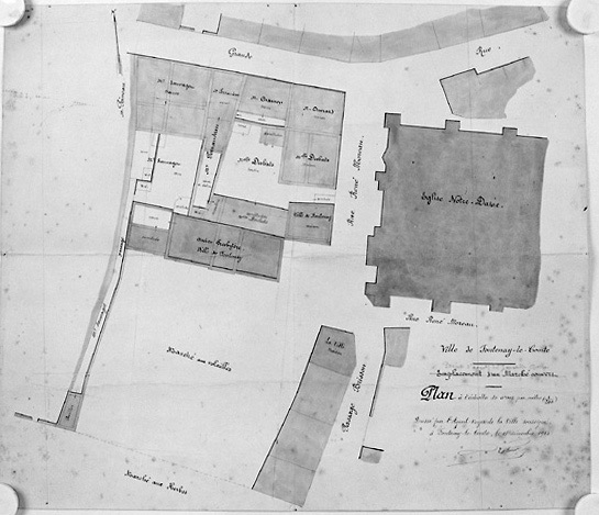 Projet de marché couvert sur l'actuelle place du 137e R.I. : plan de situation au 1/200e signé et daté par l'agent-voyer de la ville, le 18 décembre 1913. (A.C. Fontenay-le-Comte, 1 M 7).