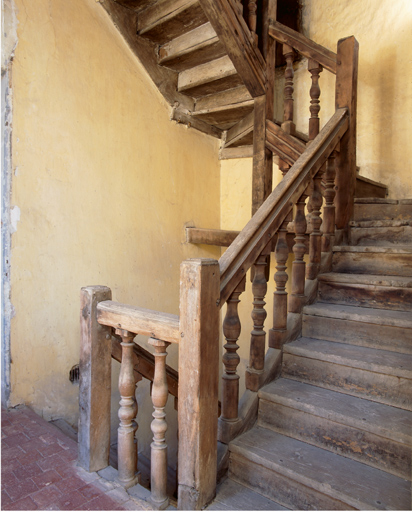 Escalier de l'aile droite.