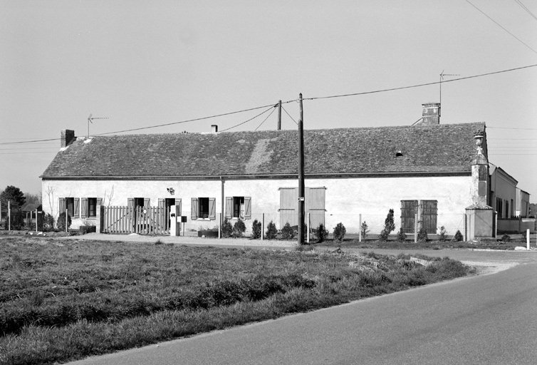 Le Monument, élévation antérieure.