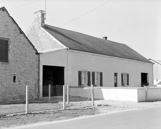 Le Monument, élévation droite.