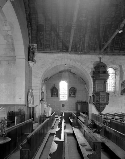 La nef vers la chapelle Saint-Louis.