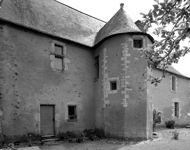 Tourelle et partie orientale de l'élévation postérieure.