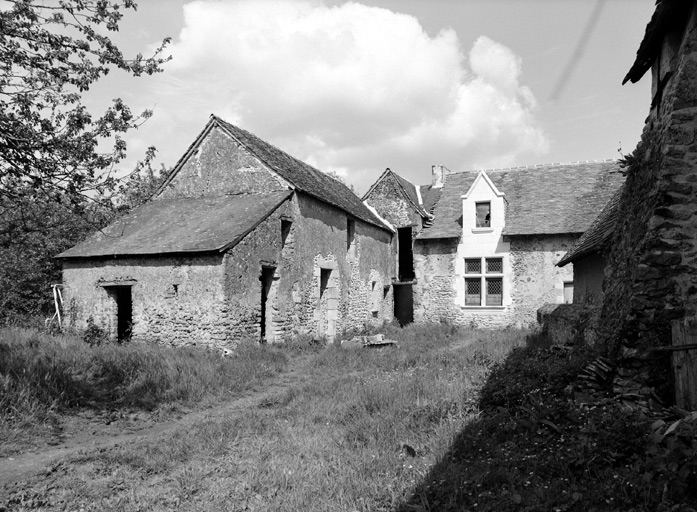 Logis et parties agricoles, ensemble depuis l'ouest.