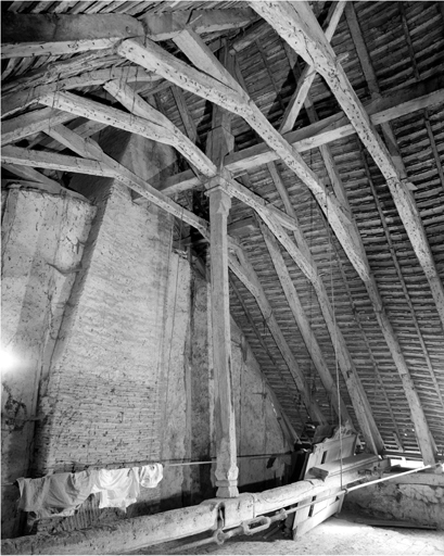 Charpente de l'ancienne église.