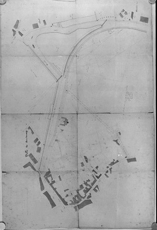 Projet de percement d'une rue passant devant la sous-préfecture, sur la rive gauche de la Vendée. Plan se référant à un plan du 15 août 1850 et à la séance du 15 mars 1856 du Conseil municipal.