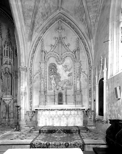 Autel, tabernacle, retable de la chapelle des Agonisants