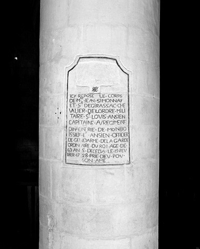 Epitaphe sur le troisième pilier nord de l'église.