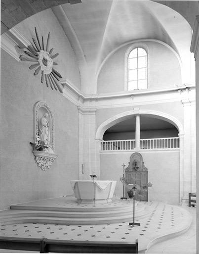 Vue du choeur de l'église, prise de l'est, c'est-à-dire du choeur des religieuses.