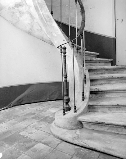 Départ de l'escalier secondaire.