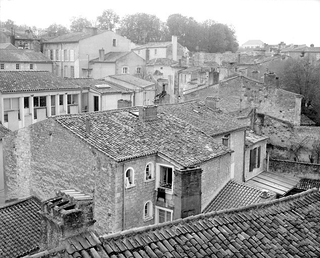 Vue prise des toits de l'hôtel Lépinay de Beaumont. De gauche à droite, la rue Pierre-Brissot.