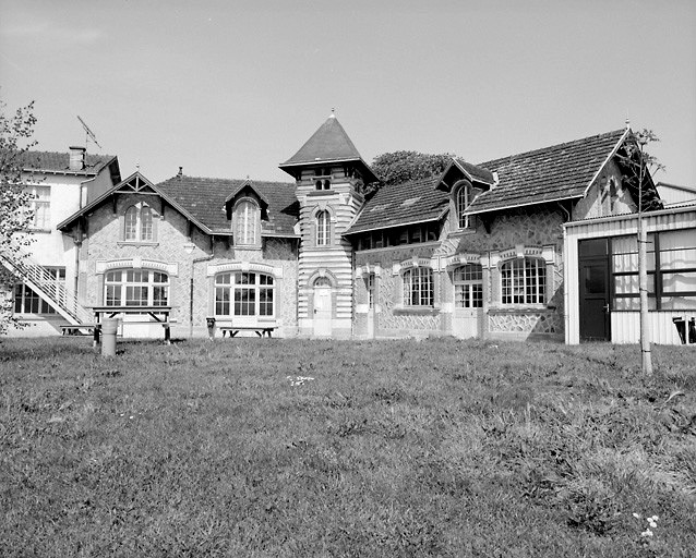 Bâtiment 1, rue Francis-Eon (faisant partie autrefois de la propriété de Jarnigande).